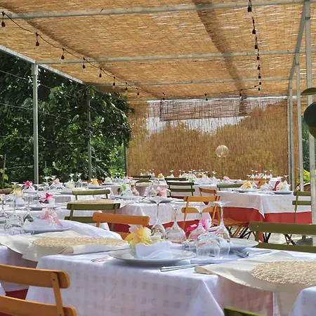 Eno-agriturismo Cascina L'arche Farm stay *