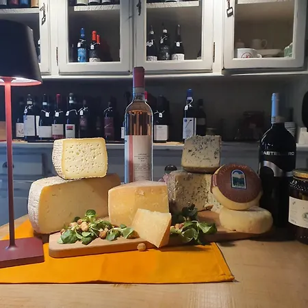 Eno-agriturismo Cascina L'arche Farm stay Santo Stefano Belbo